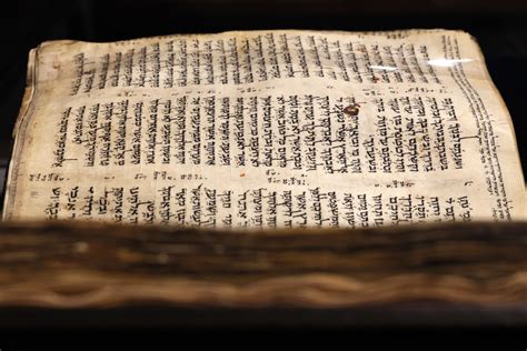 Codex Sassoon la Biblia más antigua del mundo