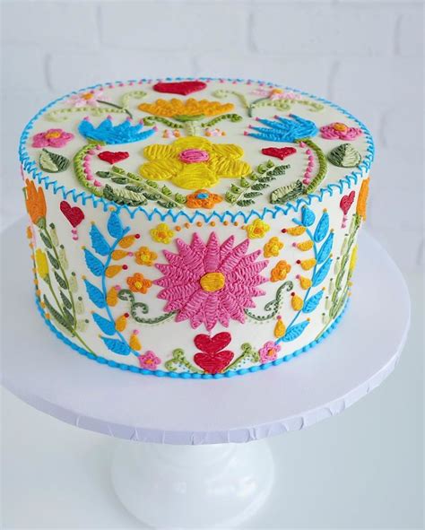 These Cakes By Leslie Vigil Look Like Theyve Been Decorated With