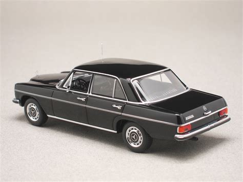 Mercedes W115 Black Maxichamps 1 43 Minicarweb