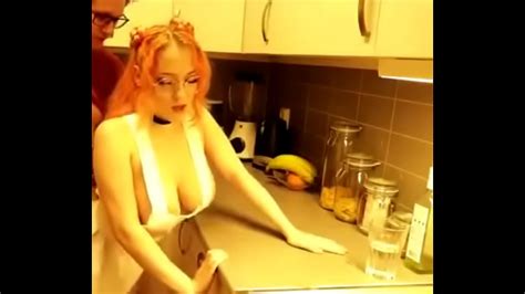 Cojiendo En La Cocina Cabello Rojo Con Lentes Xnxx Com