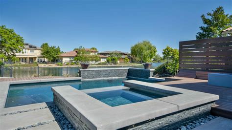 Lakeside Modern - Portfolio Projects | Red Leaf Developments