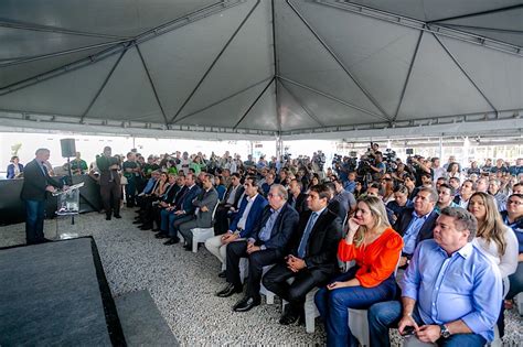 Em Momento Hist Rico Presidente Da Fiec Participa Do Lan Amento Da