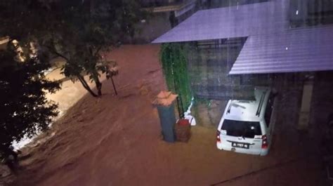 Banjir Bandang Terjang Sijunjung Ratusan Kk Terdampak Rumah Hancur