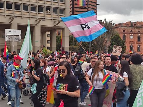 Desfile Del Orgullo Gay Otra Bella Marea Humana