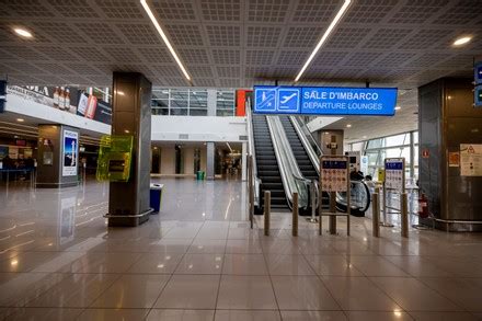 2 Aeroporto Di Brindisi Stock Pictures Editorial Images And Stock