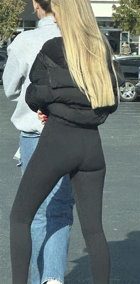 Tight Blonde College Girl With A Great Ass In Leggings Spandex Leggings Yoga Pants Forum