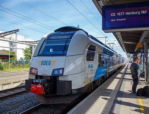 Der Vierteilige Elektrotriebzug Vom Typ Siemens Desiro MainLine Desiro