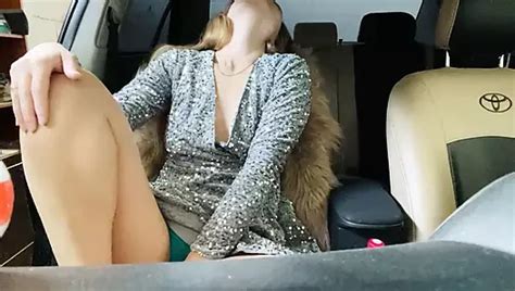 A Student In A Car Publicly Brings Herself To Orgasm Close Up Close Up Porn Xhamster