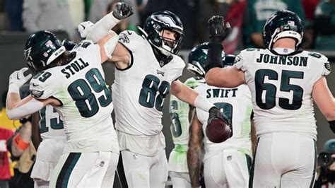 Eagles Injuries Starters Goedert Rodgers On Track To Play In Brazil