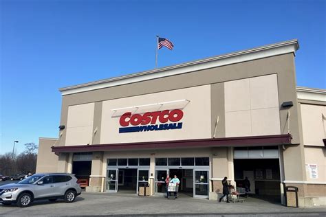 Lululemon Sues Costco