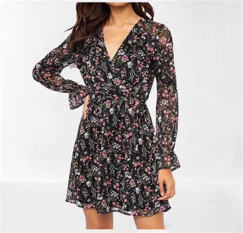 Robe Boho Courte En Imprimé Fleuri Robes Fleuries Robes Courtes