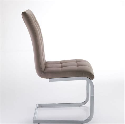 chaisedesign avec structure en métal chromé et revêtement en cuir