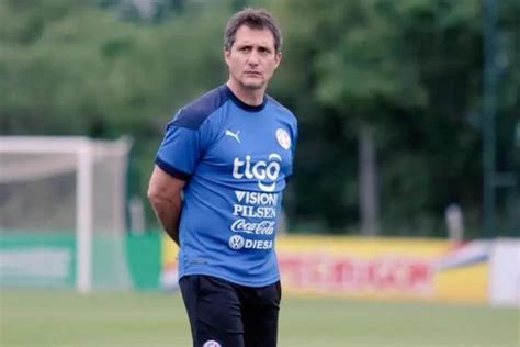 Guillermo Barros Schelotto Tambalea En Paraguay El Gr Fico