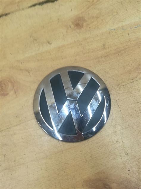 EMBLEMAT ZNACZEK LOGO KLAPY TYŁ VW PASSAT B6 13405485248 oficjalne