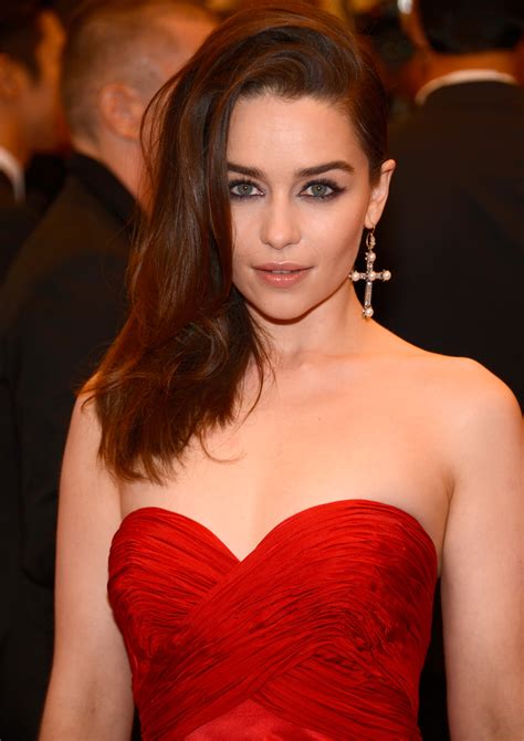 Emilia Clarke Scrolller