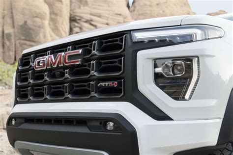 Gmc Canyon Wd At Redefining The Midsize Truck Automotive Rhythms