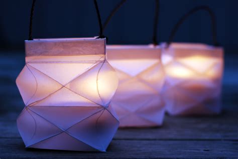 How To Make A Pretty Folded Square Paper Lantern