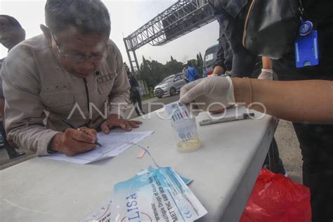 TES URINE DAN PEMERIKSAAN KESEHATAN PENGEMUDI ANGKUTAN UMUM ANTARA Foto