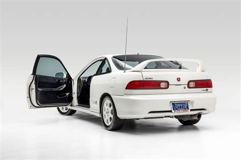 The DC2 Acura Integra Type R: Honda's FWD Magnum Opus - autoevolution