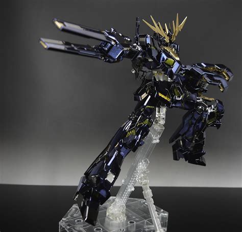 Mg Unicorn Gundam Banshee Titanium Finish Ver Modeled By