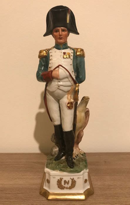 Figurine de Napoléon Bonaparte en porcelaine peinte à la Catawiki