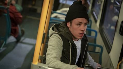 'Shameless': Carl's Mission, Ian's Issue & Debbie Meets a Stranger in ...