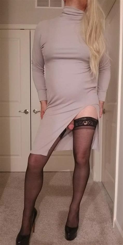 I Love The High Slit On This Dress Nudes GoneWildCD NUDE PICS ORG