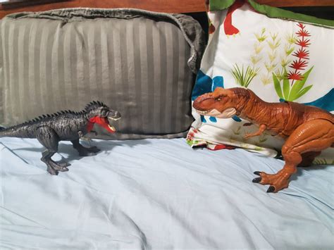 Tarbosaurus vs T-Rex by GoijraJWFNAFfan2021 on DeviantArt