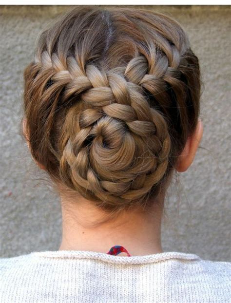 Coiffures Avec Une Tresse Coll E Apprenez Comment Les Faire De