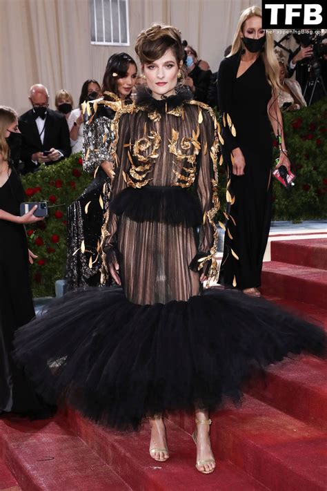 Louisa Jacobson Flashes Her Nude Tits At The Met Gala In Nyc