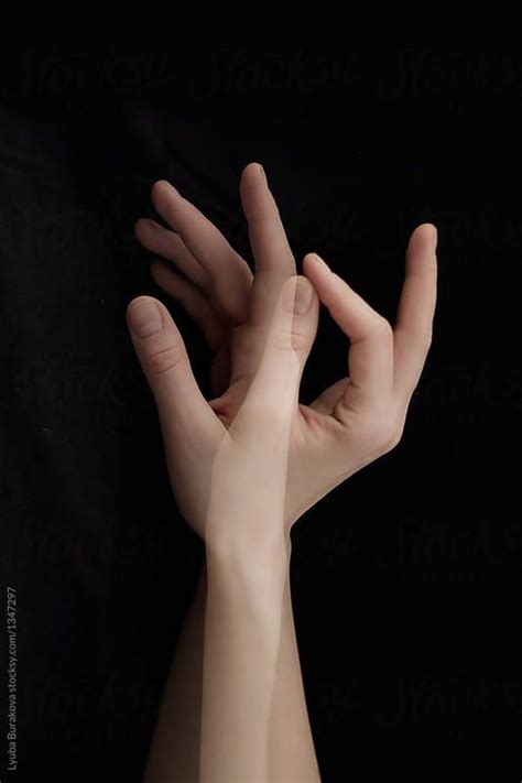 Sign Language Concept By Stocksy Contributor Amor Burakova Lenguaje De Signos Fotografía