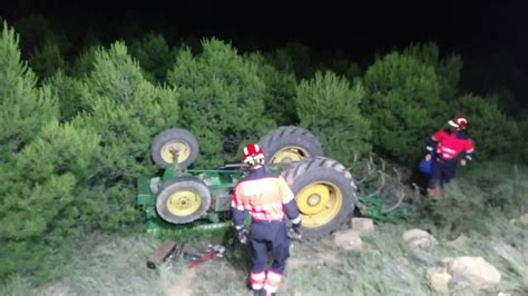 Un Hombre Muere Tras Volcar El Tractor Que Conducía En Cortes De Aragón