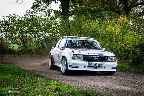 61 Teams Neue Autos Hohe Leistungsdichte Deutsche Rallye