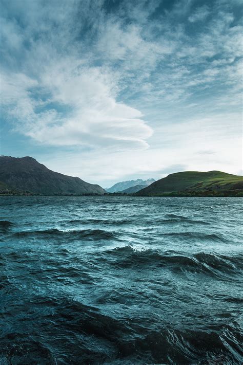 Gentle Waves Photographer © Ig Aoi