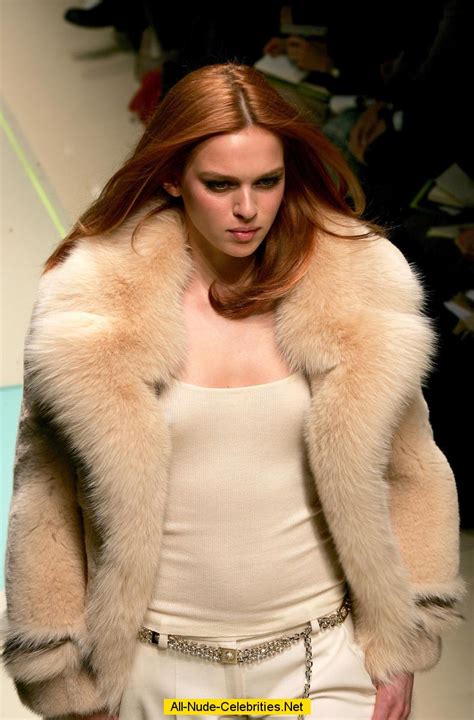 Naked Élise Crombez Added 07 19 2016 by MOMUSICMAN