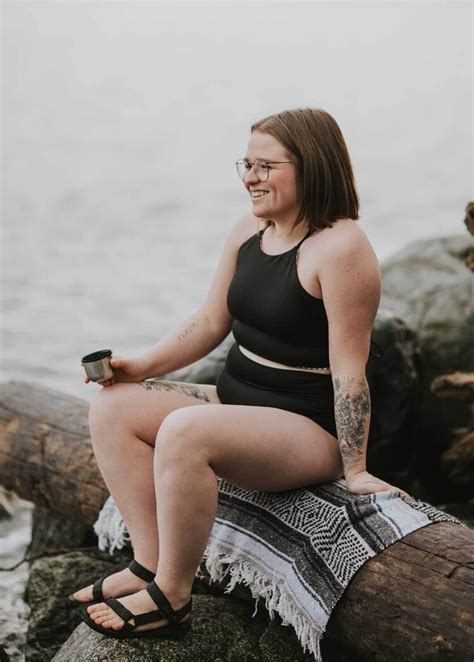 Hot Sexy Heather Corinna Bikini Pics