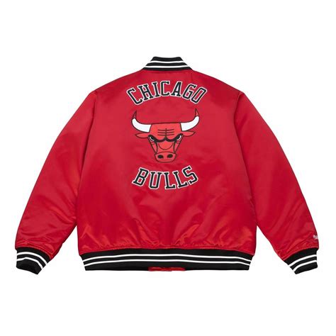 Kurtka Mitchell And Ness Chicago Bulls Heavyweight Satin Jacket Czerwona