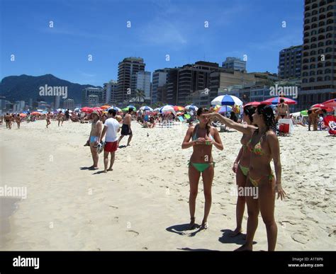 Sexy Femme Marche Sur La Plage Telegraph