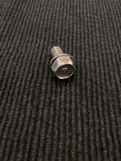 Help Mystery Bolt R Klr650