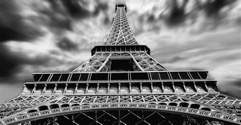 Eiffel Tower At Night Black And White Wallpaper