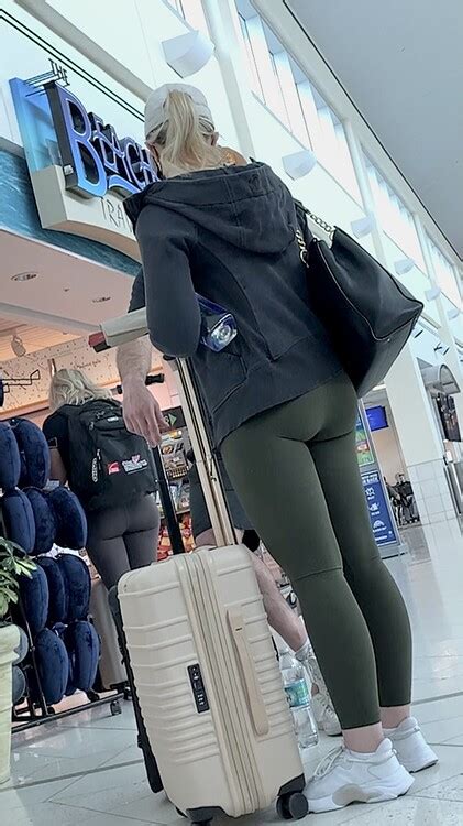 One Of The Best MILF VPLs Ive Ever Captured Spandex Leggings