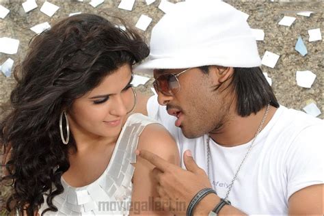 Vedam Telugu Movie Stills Deeksha Seth Allu Arjun Vedam Hot Pics New