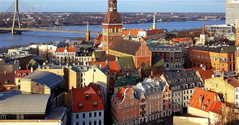 Riga: Visita Privada de la Ciudad en coche (incl. Casco Antiguo ...