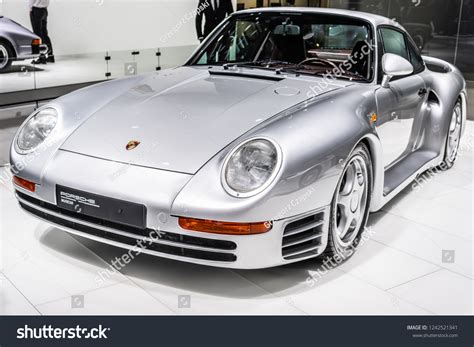 123 Porsche 959 Images, Stock Photos & Vectors | Shutterstock
