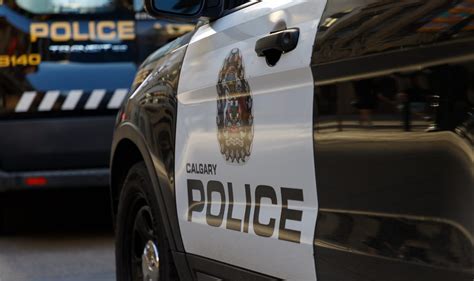 Calgary police: Memorial Drive hit-and-run suspect sought