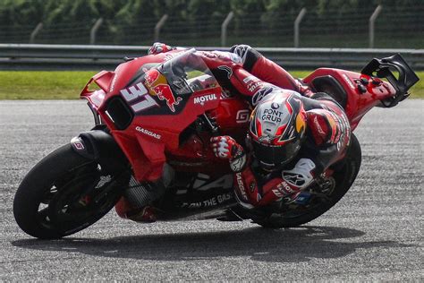 La MotoGp Scalda I Motori Primi Test A Sepang