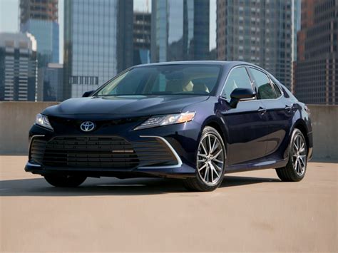 Toyota Camry 2022 Hybrid Review