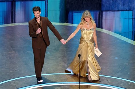 Goldie Hawn Wears Golden Dress to Oscars 2025 Red Carpet