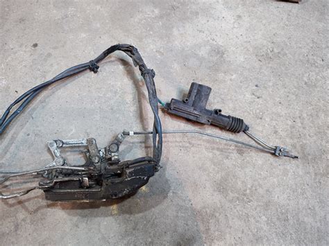 Универсальные актуаторы дверей — Toyota Camry (V40), 2 л, 1996 года ...