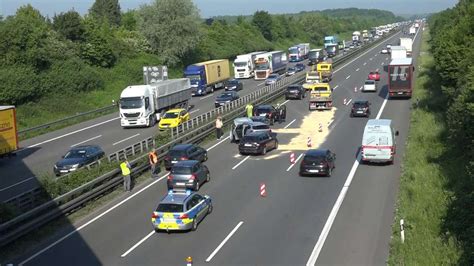 A Unfall Mit Acht Autos Sorgt F R Langen Stau Drei Verletzte Dortmund